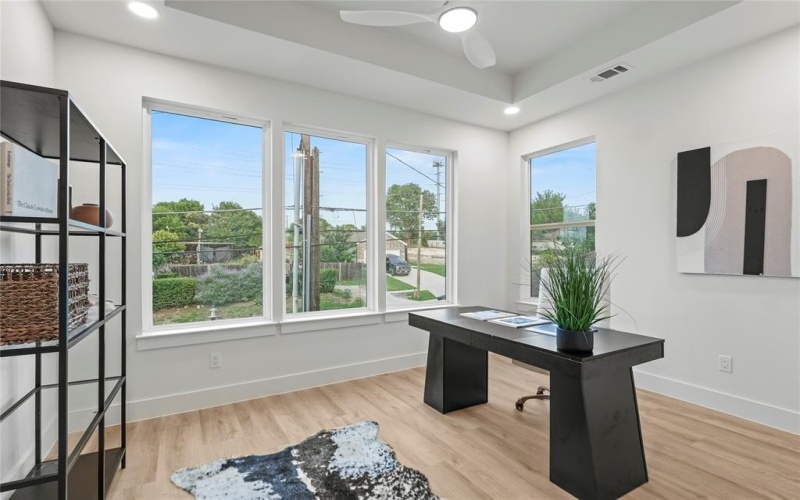 603 S Moore Street, Dallas, TX 75203, 4 Habitaciones Habitaciones , ,2 BañosBaños,Residential,En Venta,603 S Moore Street,20964631