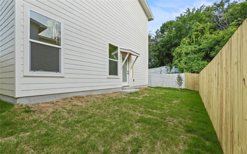 603 S Moore Street, Dallas, TX 75203, 4 Habitaciones Habitaciones , ,2 BañosBaños,Residential,En Venta,603 S Moore Street,20964631