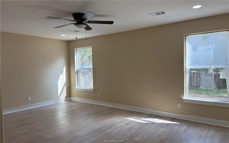 807 South Coulter Drive, Bryan, TX 77803, 4 Bedrooms Bedrooms, ,2 BathroomsBathrooms,Residential,For Sale,807 South Coulter Drive,0,25006725