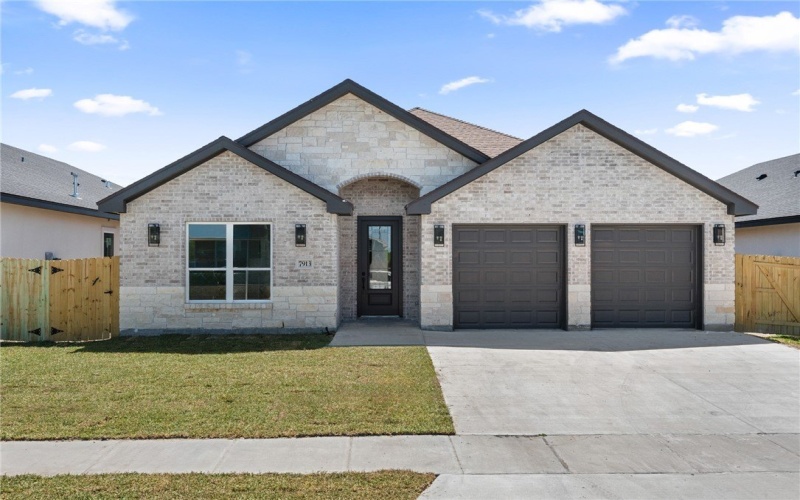 7913 Leylah Drive, Corpus Christi, TX 78414, 4 Habitaciones Habitaciones , ,3 BañosBaños,Residential,En Venta,7913 Leylah Drive,460381