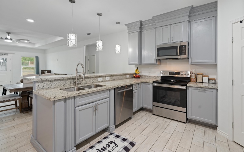 204 Shadow Mountain, Del Rio, TX 78840, 4 Habitaciones Habitaciones , ,3 BañosBaños,Residential,En Venta,204 Shadow Mountain,207164