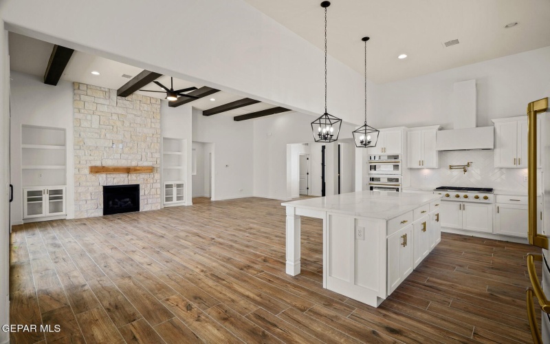 913 Bilton Place, El Paso, TX 79928, 4 Bedrooms Bedrooms, ,2 BathroomsBathrooms,Residential,For Sale,913 Bilton Place,924372