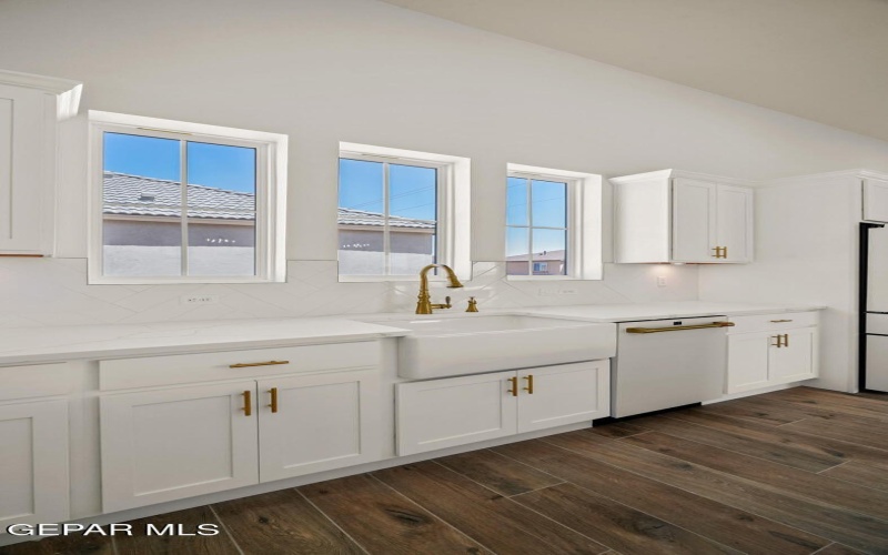 913 Bilton Place, El Paso, TX 79928, 4 Bedrooms Bedrooms, ,2 BathroomsBathrooms,Residential,For Sale,913 Bilton Place,924372