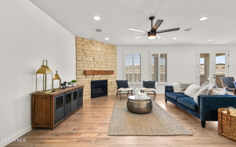 905 Bilton Place, El Paso, TX 79928, 4 Bedrooms Bedrooms, ,3 BathroomsBathrooms,Residential,For Sale,905 Bilton Place,924384