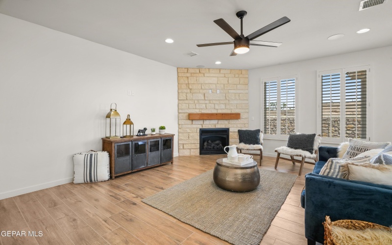 905 Bilton Place, El Paso, TX 79928, 4 Bedrooms Bedrooms, ,3 BathroomsBathrooms,Residential,For Sale,905 Bilton Place,924384