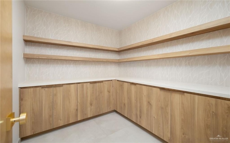 9818 N 24th Lane, McAllen, TX 78504, 4 Bedrooms Bedrooms, ,3 BathroomsBathrooms,Residential,For Sale,9818 N 24th Lane,0,473381