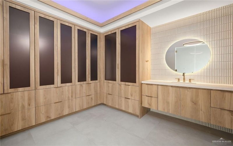 9818 N 24th Lane, McAllen, TX 78504, 4 Bedrooms Bedrooms, ,3 BathroomsBathrooms,Residential,For Sale,9818 N 24th Lane,0,473381