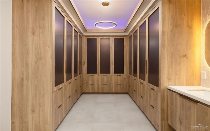 9818 N 24th Lane, McAllen, TX 78504, 4 Bedrooms Bedrooms, ,3 BathroomsBathrooms,Residential,For Sale,9818 N 24th Lane,0,473381