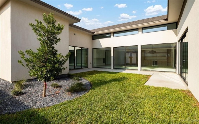 9818 N 24th Lane, McAllen, TX 78504, 4 Bedrooms Bedrooms, ,3 BathroomsBathrooms,Residential,For Sale,9818 N 24th Lane,0,473381