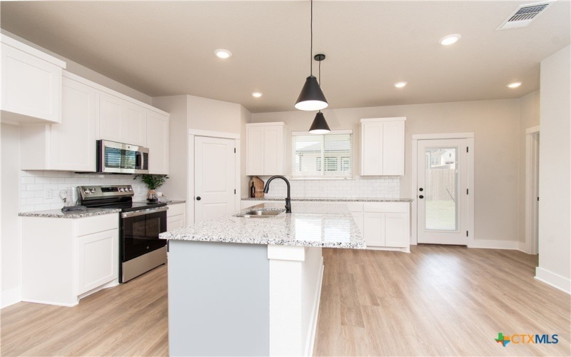 2017 Stillwell Street, Nolanville, TX 76559, 4 Habitaciones Habitaciones , ,2 BañosBaños,Residential,En Venta,2017 Stillwell Street,0,582807