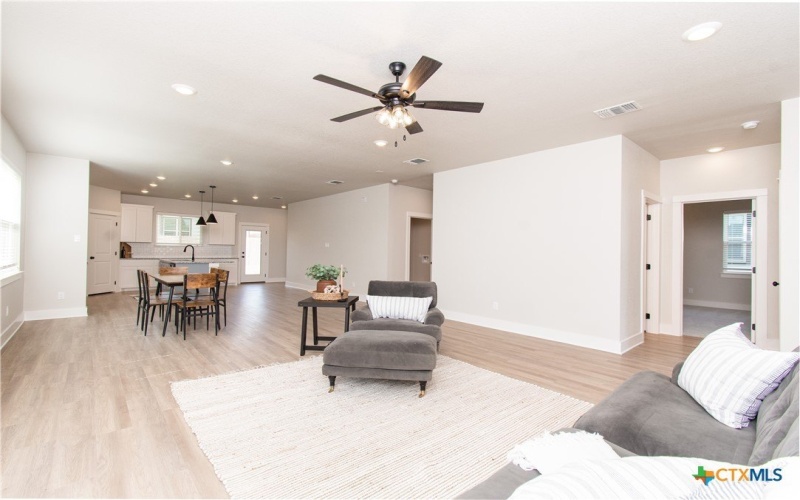 2017 Stillwell Street, Nolanville, TX 76559, 4 Habitaciones Habitaciones , ,2 BañosBaños,Residential,En Venta,2017 Stillwell Street,0,582807