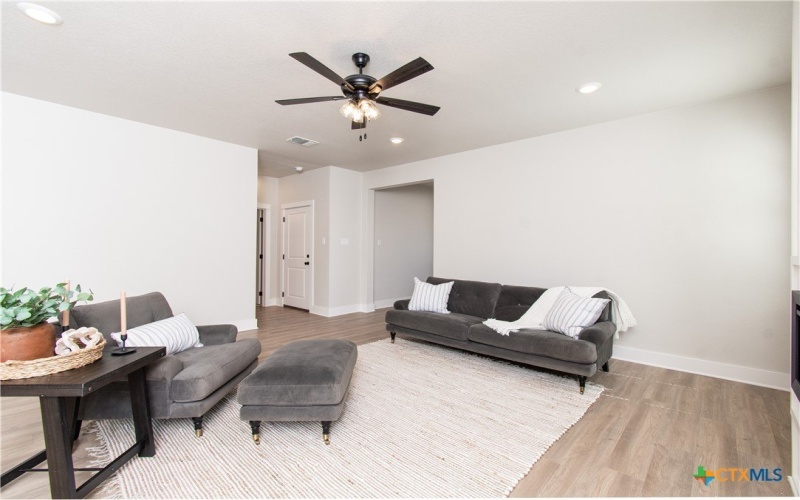 2017 Stillwell Street, Nolanville, TX 76559, 4 Habitaciones Habitaciones , ,2 BañosBaños,Residential,En Venta,2017 Stillwell Street,0,582807