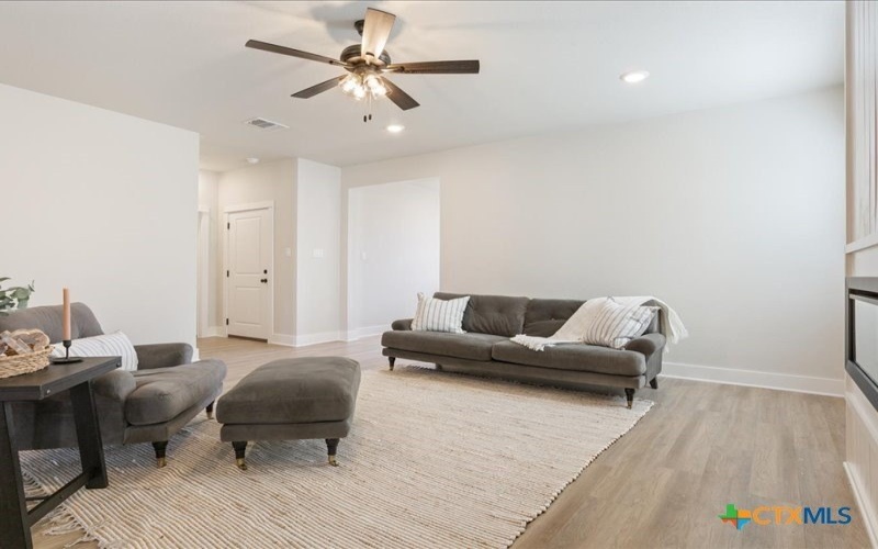 2017 Stillwell Street, Nolanville, TX 76559, 4 Habitaciones Habitaciones , ,2 BañosBaños,Residential,En Venta,2017 Stillwell Street,0,582807