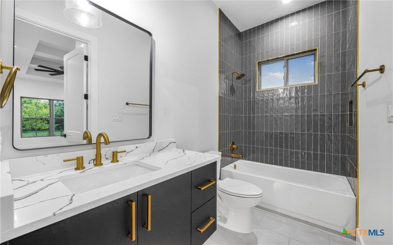 303 W Lane Ave, Manor, TX 78653, 4 Habitaciones Habitaciones , ,3 BañosBaños,Residential,En Venta,303 W Lane Ave,0,583057