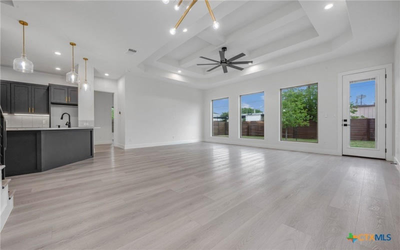 303 W Lane Ave, Manor, TX 78653, 4 Habitaciones Habitaciones , ,3 BañosBaños,Residential,En Venta,303 W Lane Ave,0,583057