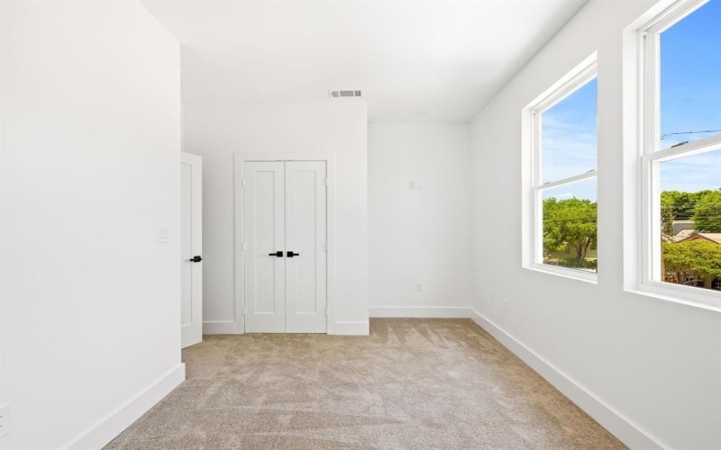 3105 Rutz Street, Dallas, TX 75212, 4 Bedrooms Bedrooms, ,2 BathroomsBathrooms,Residential,For Sale,3105 Rutz Street,20845462