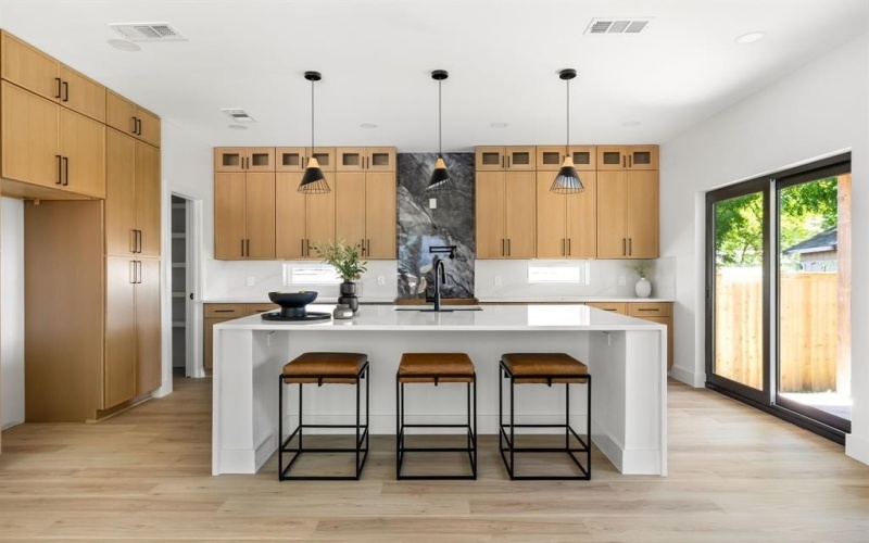 3105 Rutz Street, Dallas, TX 75212, 4 Bedrooms Bedrooms, ,2 BathroomsBathrooms,Residential,For Sale,3105 Rutz Street,20845462