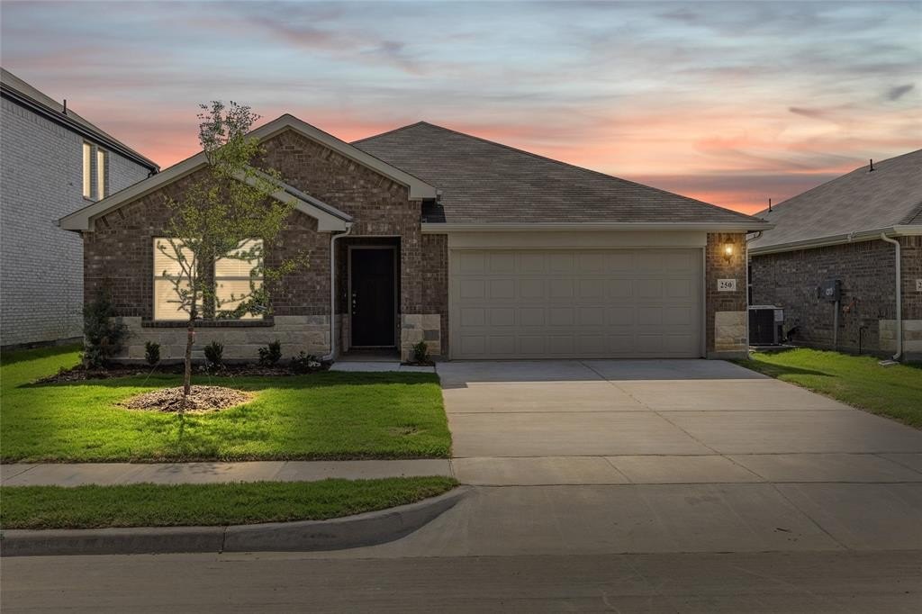 250 Sugarlands Drive, Greenville, TX 75402, 3 Habitaciones Habitaciones , ,2 BañosBaños,Residential,En Venta,250 Sugarlands Drive,20958008