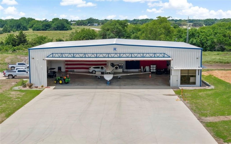 6700 Collier Drive #Hangar 4, Paris, TX 75462, ,Commercial Sale,For Sale,6700 Collier Drive,0,20962309
