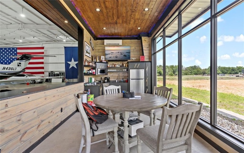 6700 Collier Drive #Hangar 4, Paris, TX 75462, ,Commercial Sale,For Sale,6700 Collier Drive,0,20962309