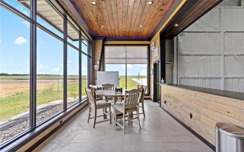 6700 Collier Drive #Hangar 4, Paris, TX 75462, ,Commercial Sale,For Sale,6700 Collier Drive,0,20962309