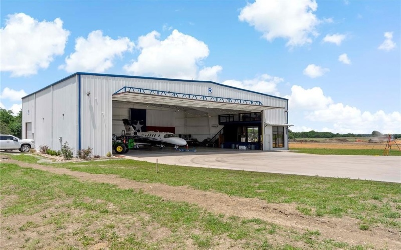 6700 Collier Drive #Hangar 4, Paris, TX 75462, ,Commercial Sale,For Sale,6700 Collier Drive,0,20962309