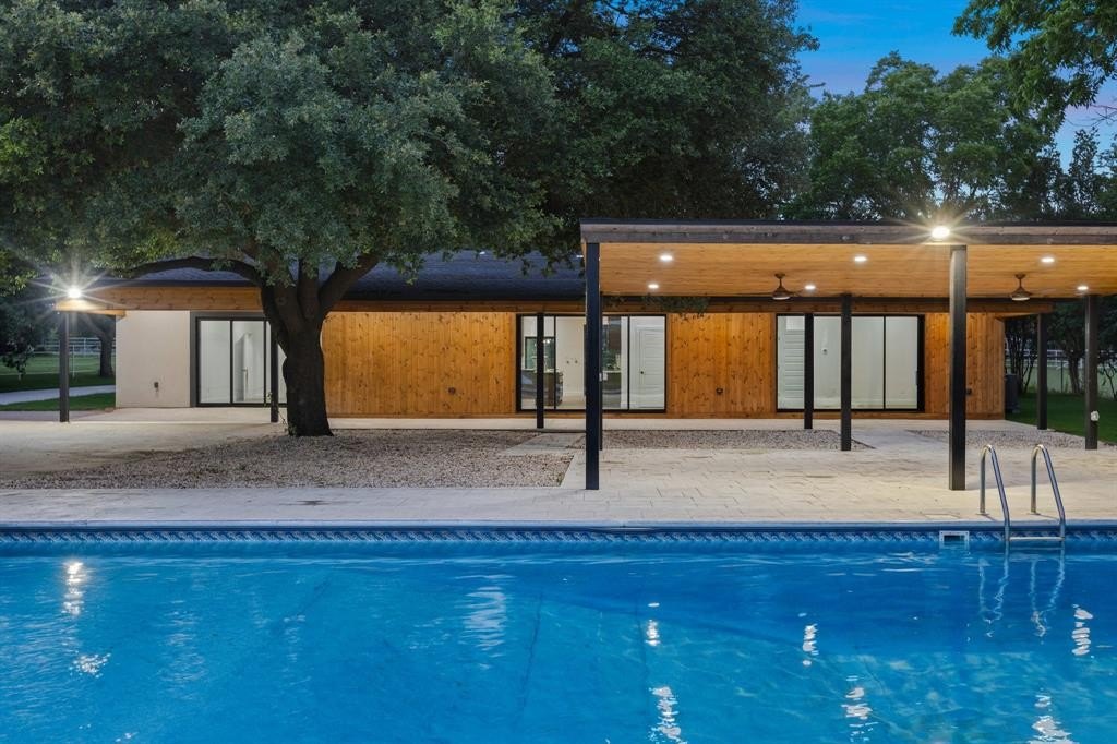 1215 E Stegall Road, Robinson, TX 76706, 4 Habitaciones Habitaciones , ,5 BañosBaños,Residential,En Venta,1215 E Stegall Road,20963056