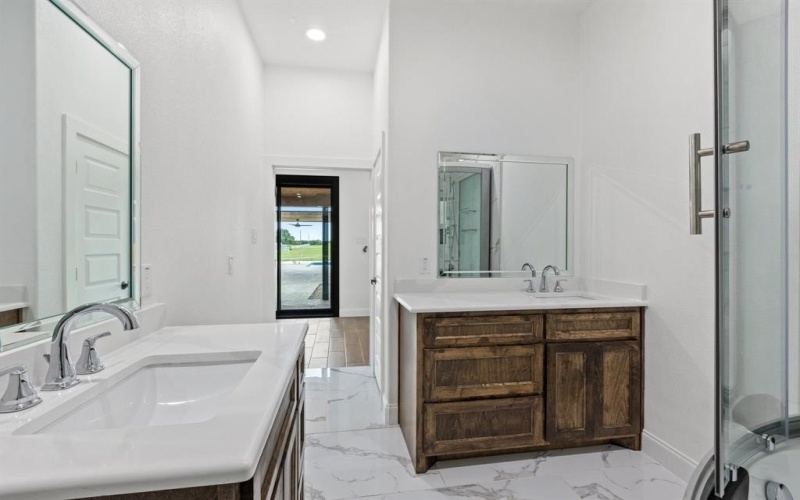 1215 E Stegall Road, Robinson, TX 76706, 4 Habitaciones Habitaciones , ,5 BañosBaños,Residential,En Venta,1215 E Stegall Road,20963056