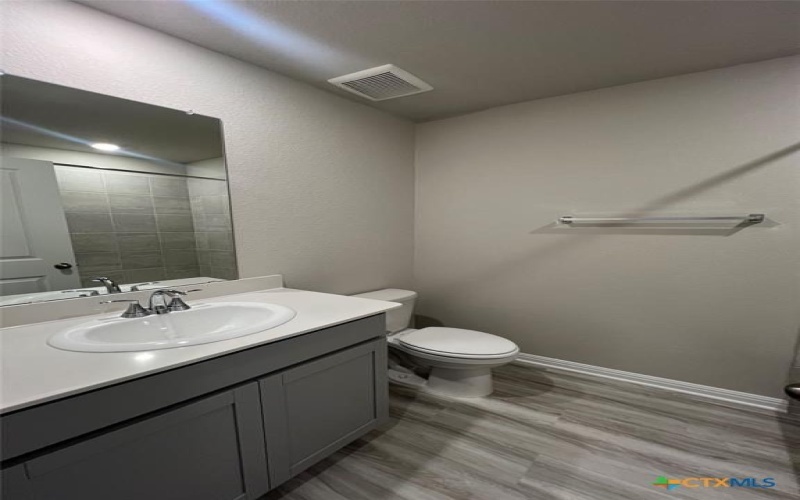 161 N Honey Bee Road, Jarrell, TX 76537, 3 Bedrooms Bedrooms, ,2 BathroomsBathrooms,Residential,For Sale,161 N Honey Bee Road,583149