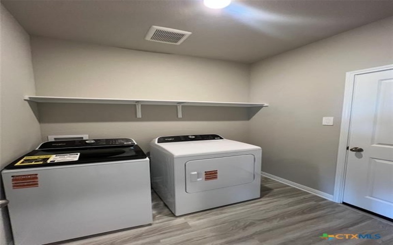 161 N Honey Bee Road, Jarrell, TX 76537, 3 Bedrooms Bedrooms, ,2 BathroomsBathrooms,Residential,For Sale,161 N Honey Bee Road,583149