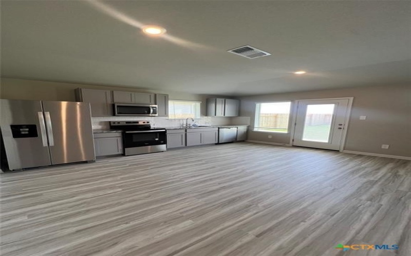 161 N Honey Bee Road, Jarrell, TX 76537, 3 Bedrooms Bedrooms, ,2 BathroomsBathrooms,Residential,For Sale,161 N Honey Bee Road,583149