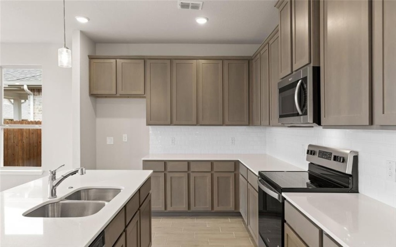 6916 Lincoln Pin Way, Fort Worth, TX 76123, 3 Habitaciones Habitaciones , ,2 BañosBaños,Residential,En Venta,6916 Lincoln Pin Way,20966417