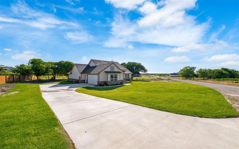 1009 Don Eve Court, Azle, TX 76020, 4 Habitaciones Habitaciones , ,2 BañosBaños,Residential,En Venta,1009 Don Eve Court,20966515