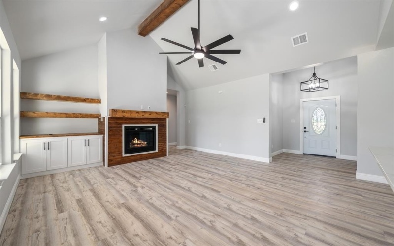 1009 Don Eve Court, Azle, TX 76020, 4 Habitaciones Habitaciones , ,2 BañosBaños,Residential,En Venta,1009 Don Eve Court,20966515