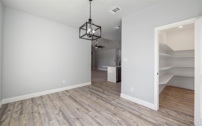 1009 Don Eve Court, Azle, TX 76020, 4 Habitaciones Habitaciones , ,2 BañosBaños,Residential,En Venta,1009 Don Eve Court,20966515
