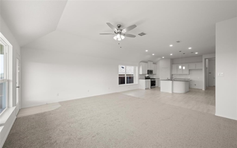 921 Beverly Drive, Cleburne, TX 76033, 3 Bedrooms Bedrooms, ,2 BathroomsBathrooms,Residential,For Sale,921 Beverly Drive,20966700