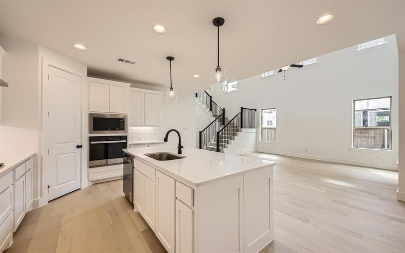 6036 Silverstein Street, Fort Worth, TX 76126, 4 Habitaciones Habitaciones , ,3 BañosBaños,Residential,En Venta,6036 Silverstein Street,0,20966923