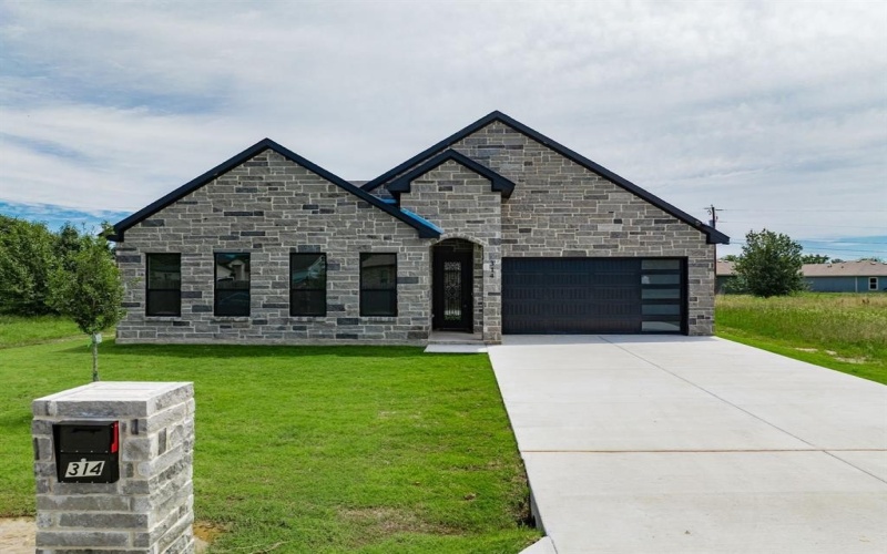314 Rudder Road, Gun Barrel City, TX 75156, 4 Bedrooms Bedrooms, ,3 BathroomsBathrooms,Residential,For Sale,314 Rudder Road,20967019