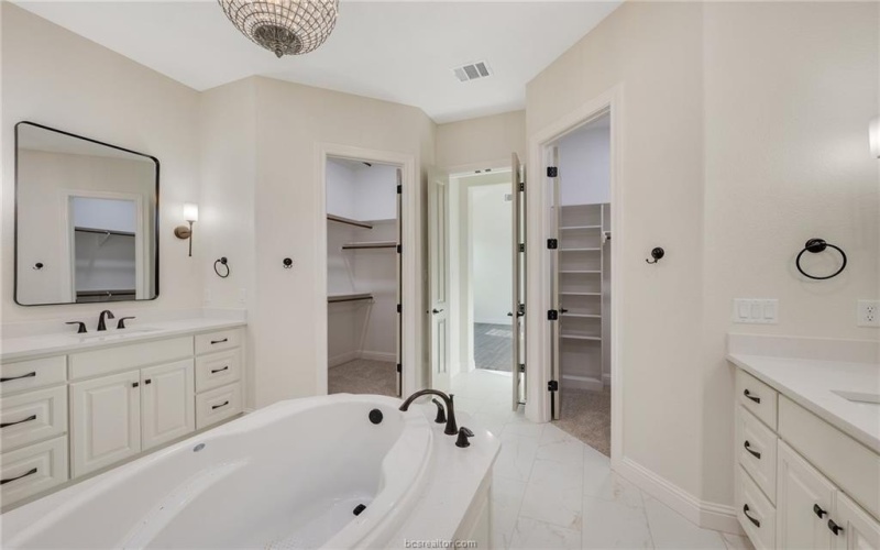 6652 Ridgeview Estates Lane, Bryan, TX 77808, 4 Habitaciones Habitaciones , ,3 BañosBaños,Residential,En Venta,6652 Ridgeview Estates Lane,25006865