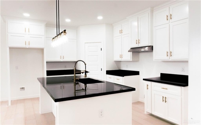 2221 N Woody Street, Edinburg, TX 78541, 3 Habitaciones Habitaciones , ,2 BañosBaños,Residential,En Venta,2221 N Woody Street,473114