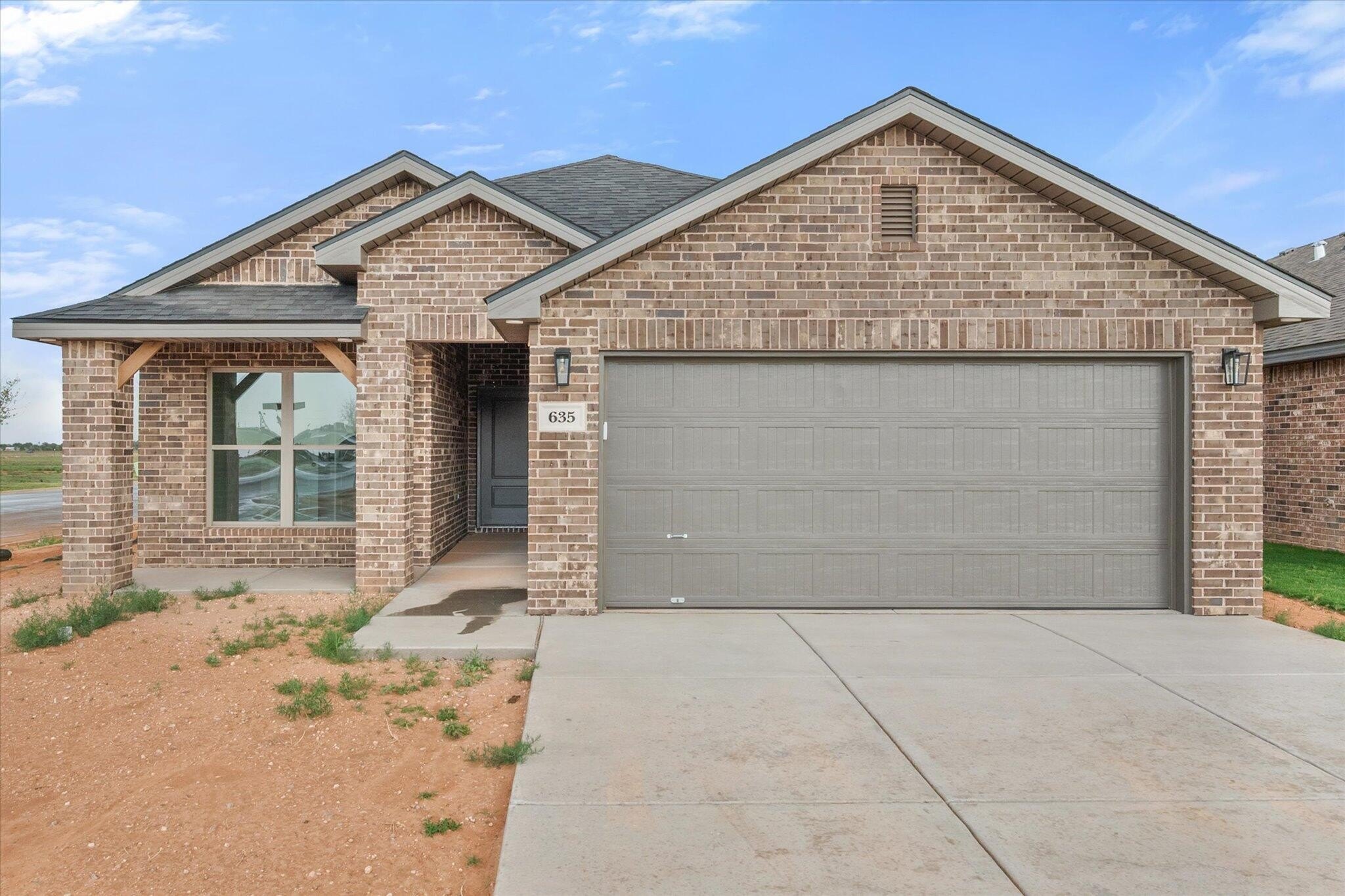 635 E 31st Street, Wolfforth, TX 79382, 4 Habitaciones Habitaciones , ,2 BañosBaños,Residential,En Venta,635 E 31st Street,202556203