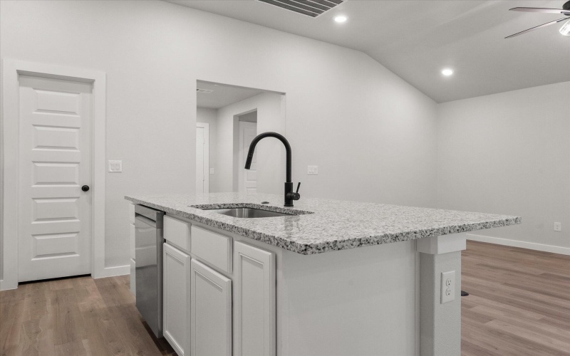 635 E 31st Street, Wolfforth, TX 79382, 4 Habitaciones Habitaciones , ,2 BañosBaños,Residential,En Venta,635 E 31st Street,202556203