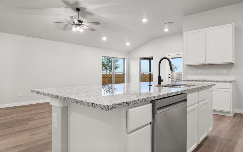 635 E 31st Street, Wolfforth, TX 79382, 4 Habitaciones Habitaciones , ,2 BañosBaños,Residential,En Venta,635 E 31st Street,202556203