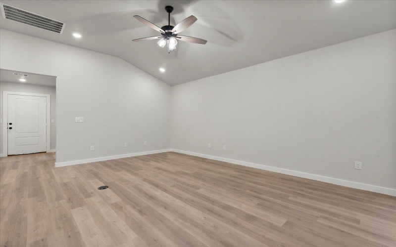 635 E 31st Street, Wolfforth, TX 79382, 4 Habitaciones Habitaciones , ,2 BañosBaños,Residential,En Venta,635 E 31st Street,202556203