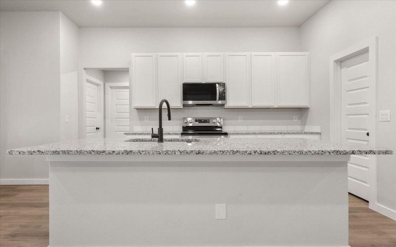 635 E 31st Street, Wolfforth, TX 79382, 4 Habitaciones Habitaciones , ,2 BañosBaños,Residential,En Venta,635 E 31st Street,202556203