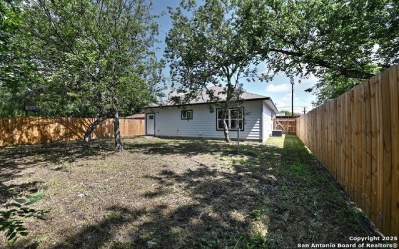 870 W Southcross Blvd, San Antonio, TX 78211, 3 Bedrooms Bedrooms, ,2 BathroomsBathrooms,Residential,For Sale,870 W Southcross Blvd,1875132
