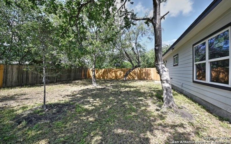 870 W Southcross Blvd, San Antonio, TX 78211, 3 Bedrooms Bedrooms, ,2 BathroomsBathrooms,Residential,For Sale,870 W Southcross Blvd,1875132