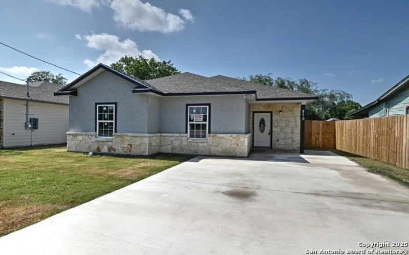 870 W Southcross Blvd, San Antonio, TX 78211, 3 Bedrooms Bedrooms, ,2 BathroomsBathrooms,Residential,For Sale,870 W Southcross Blvd,1875132