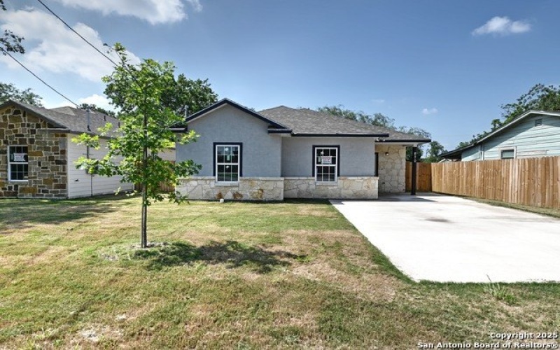 870 W Southcross Blvd, San Antonio, TX 78211, 3 Bedrooms Bedrooms, ,2 BathroomsBathrooms,Residential,For Sale,870 W Southcross Blvd,1875132