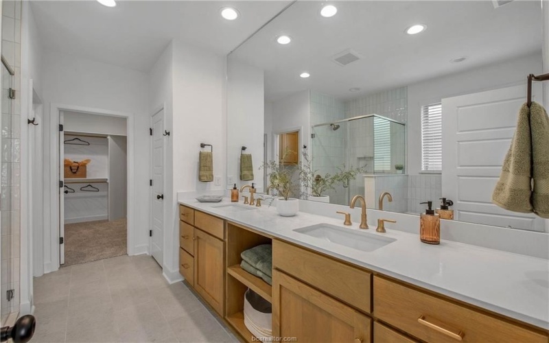 2363 Sudden Breeze Drive, College Station, TX 77845, 4 Habitaciones Habitaciones , ,3 BañosBaños,Residential,En Venta,2363 Sudden Breeze Drive,25004818